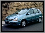 Nissan Almera Tino